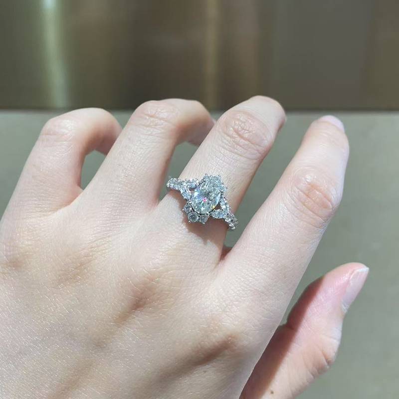 Deluxe Egg shaped Women's Ring S925 Silver Plated Platinum Customized Selection Main Stone Moissanite Diamond 1.5ct/Secondary Stone High Carbon Diamond